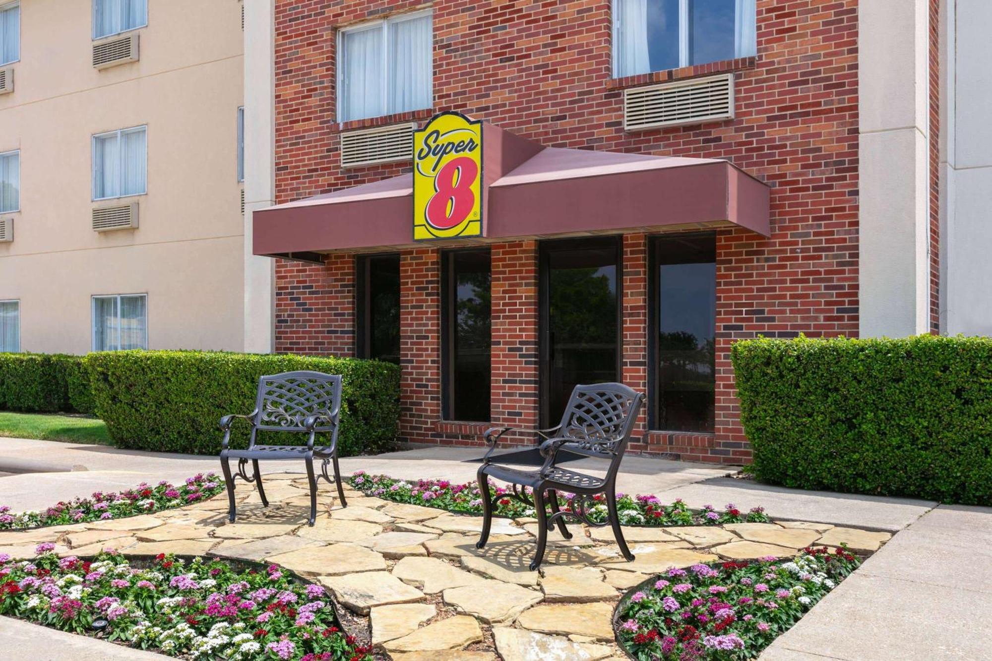 Super 8 By Wyndham Grapevine/Dfw Airport Northwest Hotel Exterior foto
