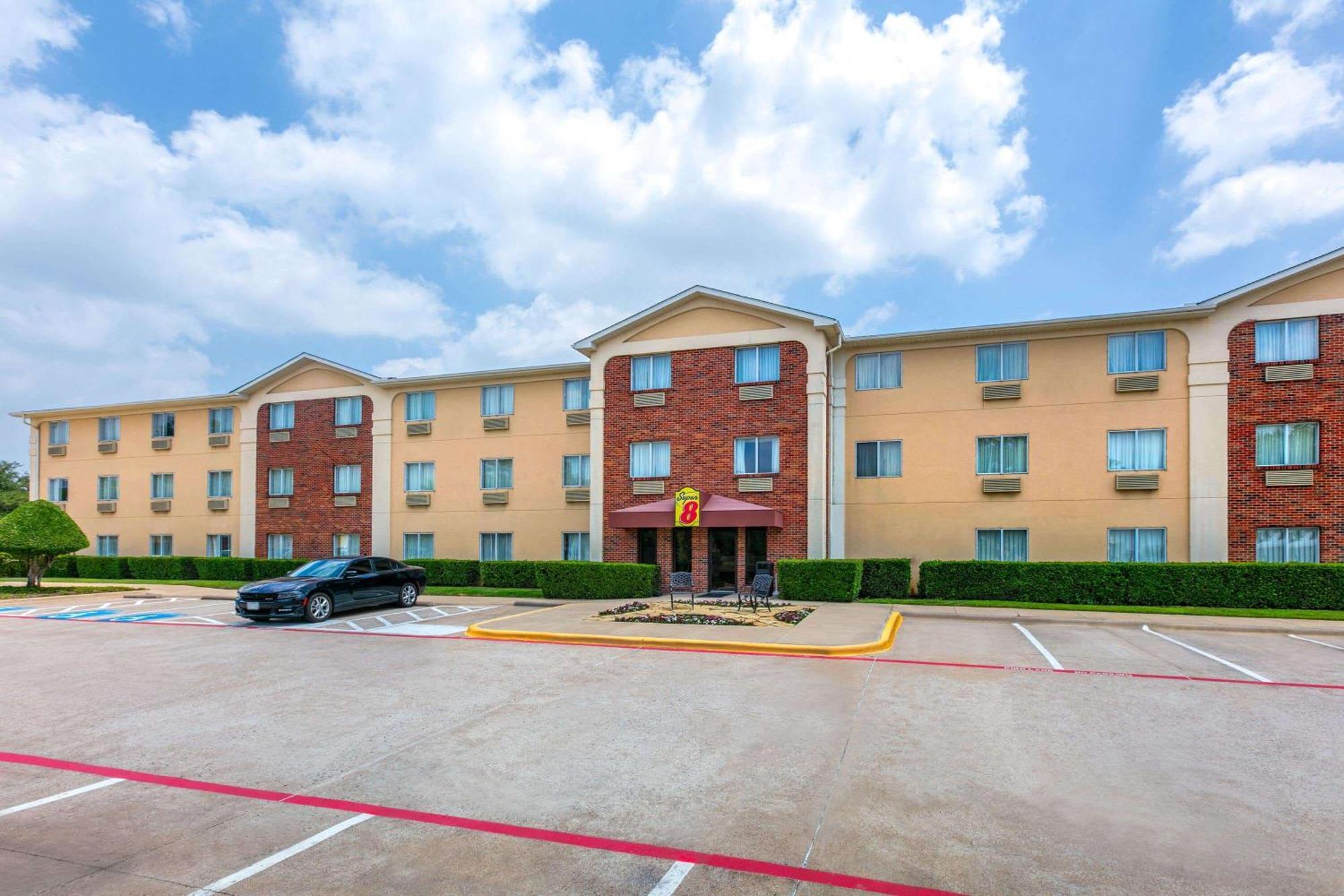 Super 8 By Wyndham Grapevine/Dfw Airport Northwest Hotel Exterior foto